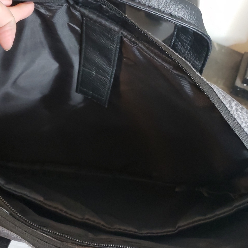 Vangoddy Chrono Messenger Bag Black & Gray NWOT - Picture 5 of 9